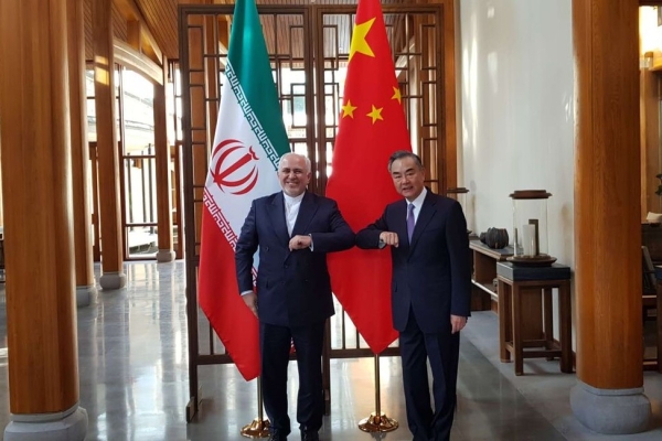 ظریف با همتای چینی خود دیدار و گفتگو کرد+ تصاویر
