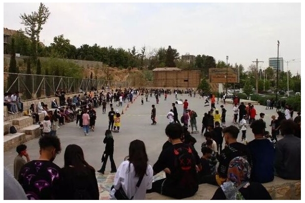 پلیس شیراز: کشف حجاب در پایان مراسم اسکیت‌بازان رخ داد