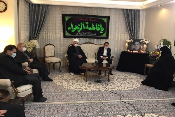 حضور واعظی به نمایندگی از روحانی در منزل مرحوم حجت الاسلام شهیدی