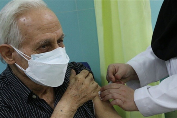سنین بالای ۶۰ سال برای دریافت «دوز اضافه» واکسن کرونا اقدام کنند