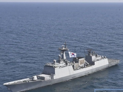 عقب نشینی نیروی دریایی کره جنوبی از تنگه هرمز