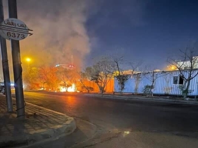 آتش‌افروزی معترضان عراقی در اطراف کنسولگری ایران در کربلا + فیلم