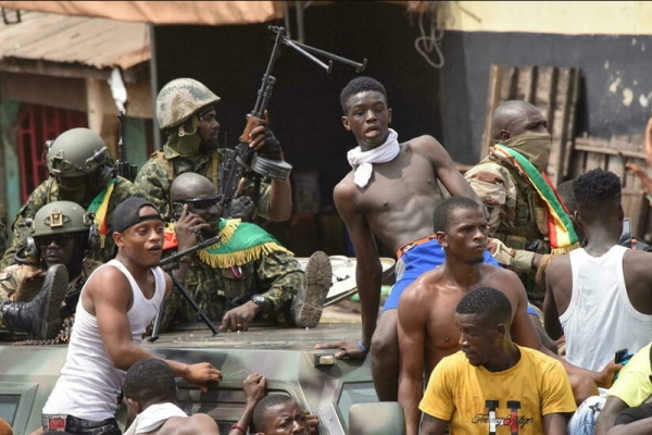 کودتا در گینه؛ رئیس جمهور بازداشت شد