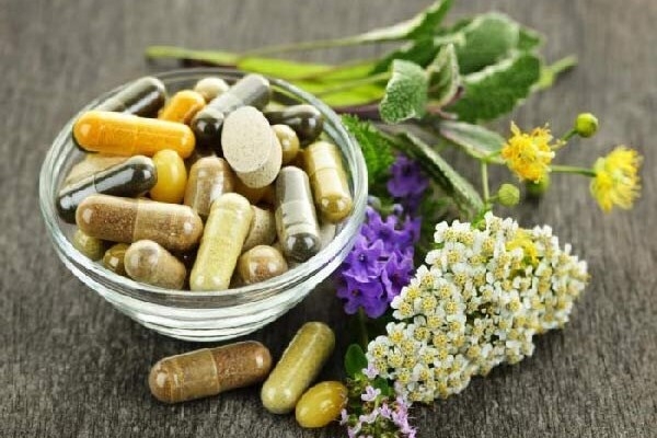 ۱۰ داروی سنتی در چرخه فهرست دارویی درمان کرونا