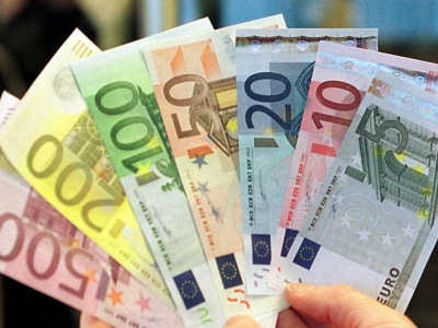 بانک مرکزی: فروش ۲۰۰۰ یورو در سال با کارت ملی متوقف شد