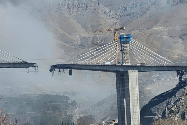 بازدید اعضای کمیسیون عمران مجلس از پل «بی ۱»+عکس