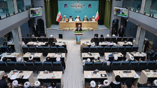پزشکیان: نمی‌توان با گرفتن، زدن یا تهدید، باور ساخت