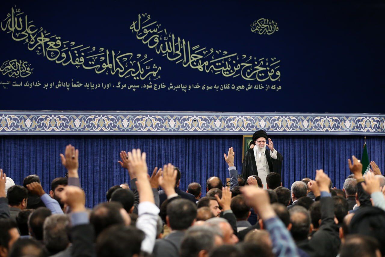 برگزاری مراسم بزرگداشت شهدای خدمت با حضور رهبر انقلاب
