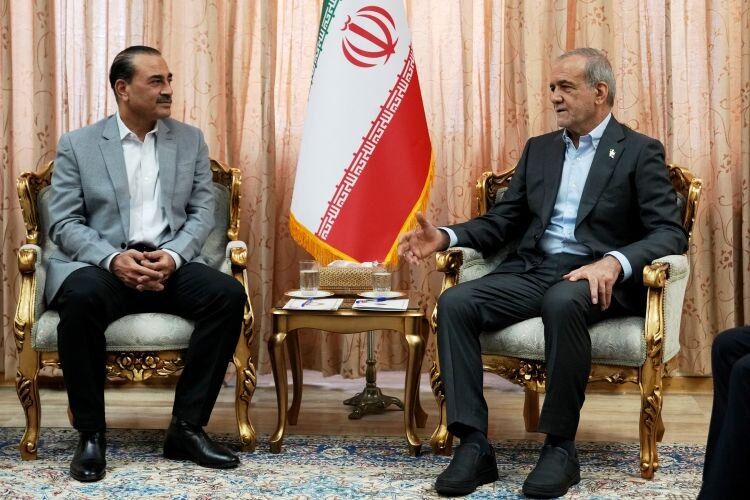 جزئیات دیدار عاصم منیر با پزشکیان