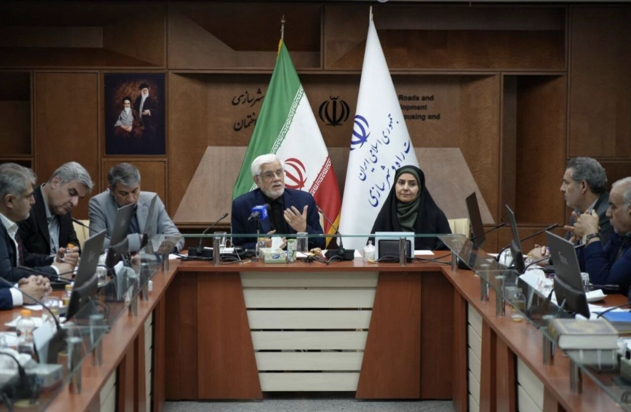 عارف: طرح جامعی برای بازسازی مناطق آسیب‌دیده از حملات اسرائیل تدوین شود