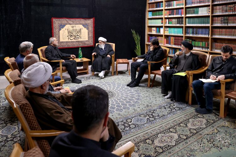 مسیر دیپلماسی را برای گره‌گشایی از مشکلات کشور و مردم با جدیت دنبال می‌کنیم