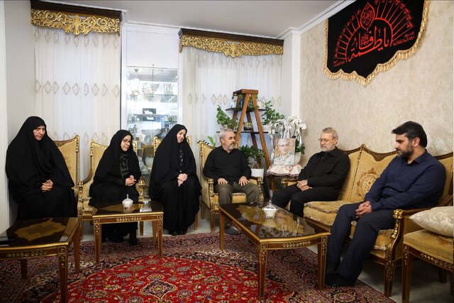  دیدار علی لاریجانی با خانواده شهید سپهبد باقری