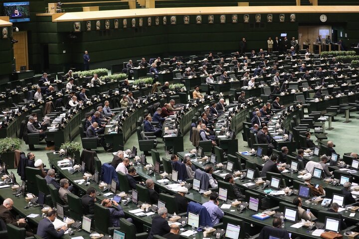  مجازات خروج غیرمجاز ایرانیان خارج از کشور برداشته می شود