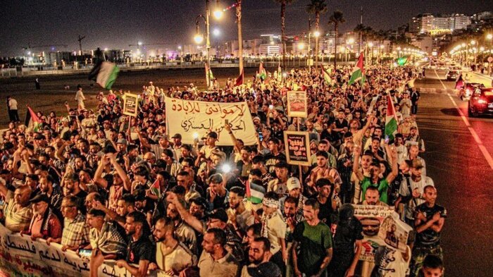 اعتراض هزاران نفر از مردم مغرب به پهلوگرفتن کشتی‌های رژیم صهیونیستی