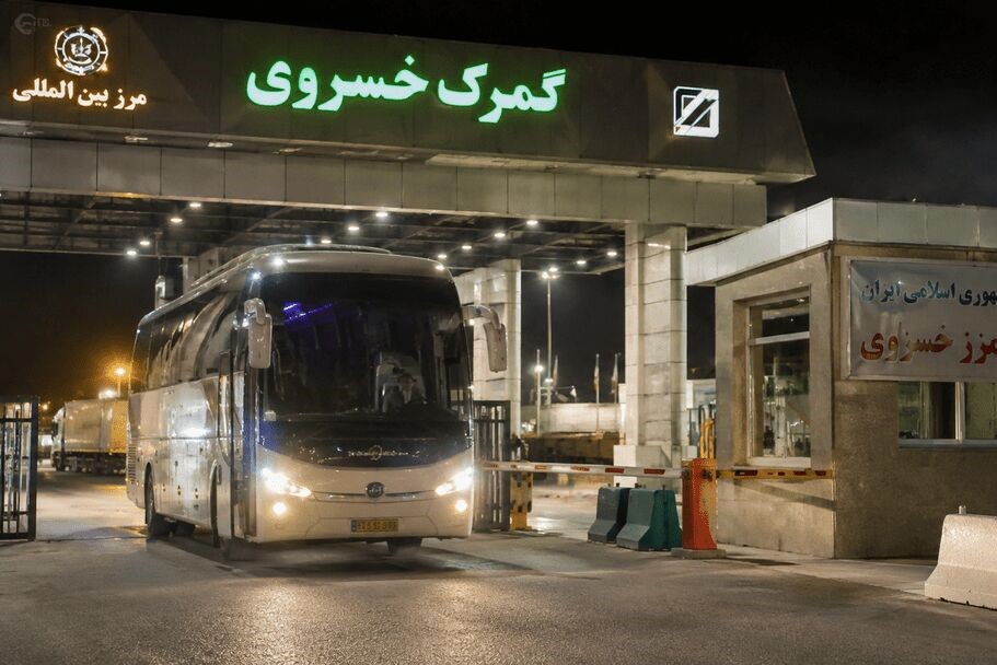 ورود نخستین اتوبوس عراقی به خاک ایران از مرز خسروی