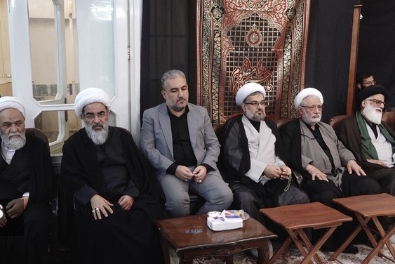  برگزاری مراسم عزای شهادت امام رضا(ع) در بیوت مراجع تقلید