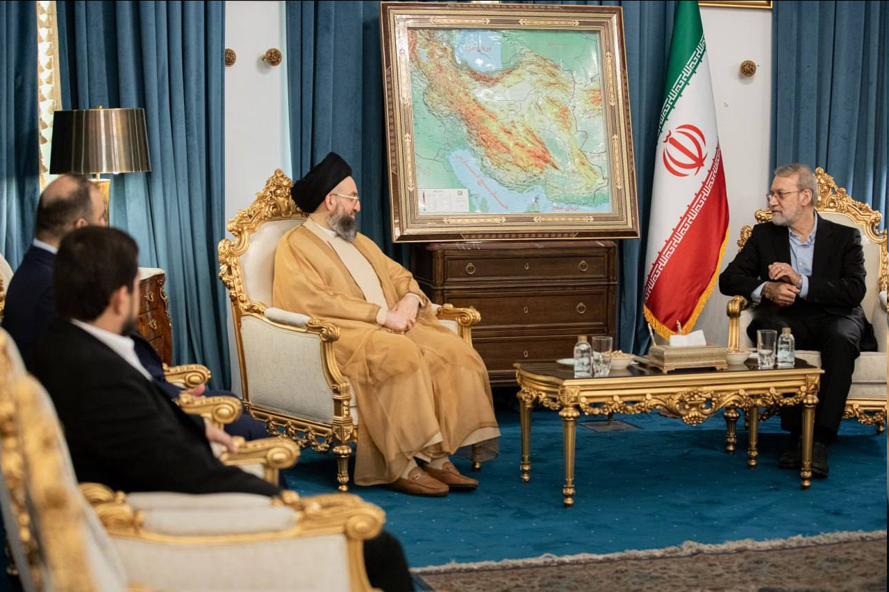  رایزنی حکیم و لاریجانی در تهران