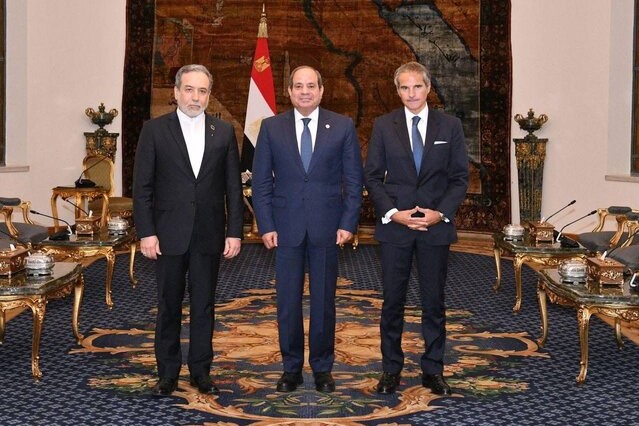  دیدار عراقچی و گروسی با رئیس‌جمهور مصر 