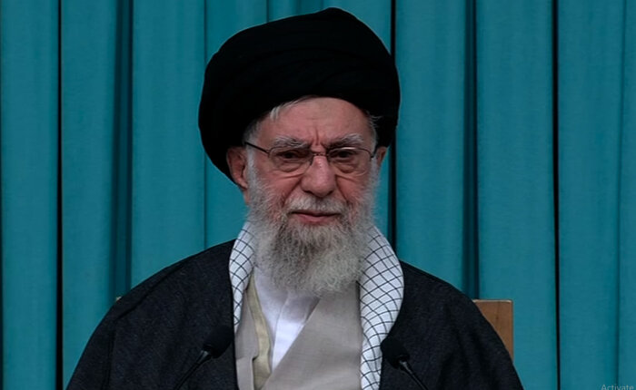 بمب هسته‌ای نداریم و نخواهیم داشت/اکنون مذاکره با آمریکا هیچ کمکی به منافع ملی نمی‌کند