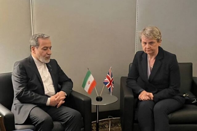  انتقاد شدید عراقچی از تروئیکای اروپایی در دیدار با وزیر خارجه انگلیس