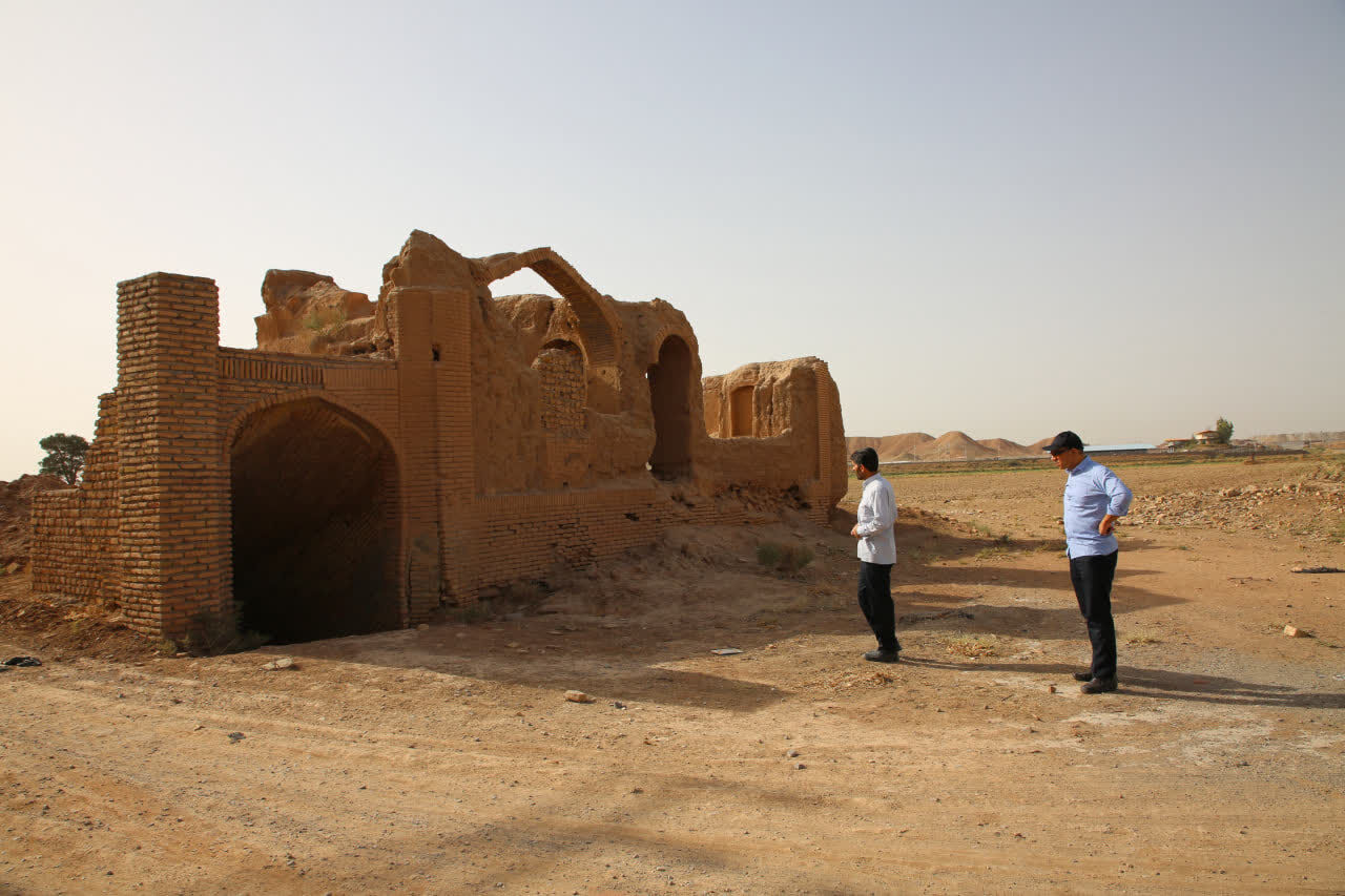 پایش میدانی آثار تاریخی قم در پی احساس زمین‌لرزه اخیر