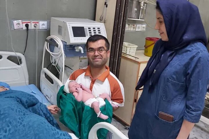 تولد نوزاد سالم از زوج مبتلا به کوتاهی قد پاتولوژیک در سنندج 