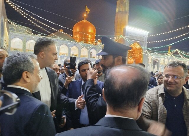  تشرف عراقچی به حرم مطهر رضوی+عکس