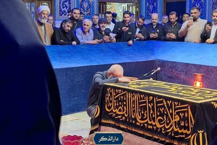 پزشکیان به مزار رهبر شهید انقلاب ادای احترام کرد 