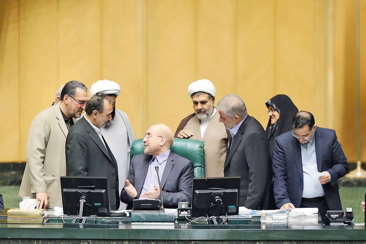 ارگان مطبوعاتی نزدیک به سپاه: نمایندگان مجلس مایه آبرو ریزی ملت هستند 