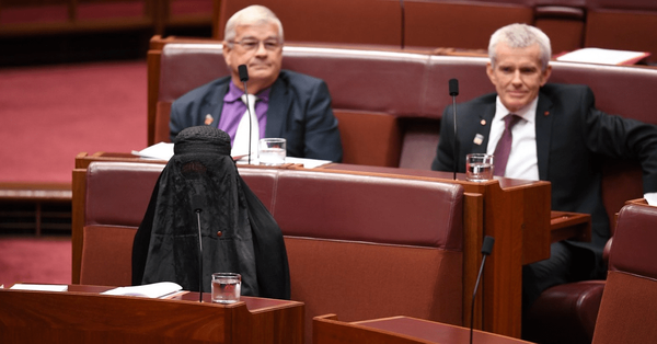 اقدام توهینآمیز سناتور استرالیایی علیه مسلمانان