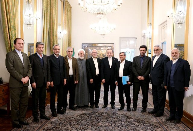  نشست مشترک عراقچی با نمایندگان دیپلمات