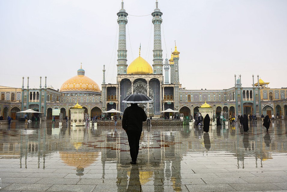 باران رگباری و وزش باد در قم ادامه دارد