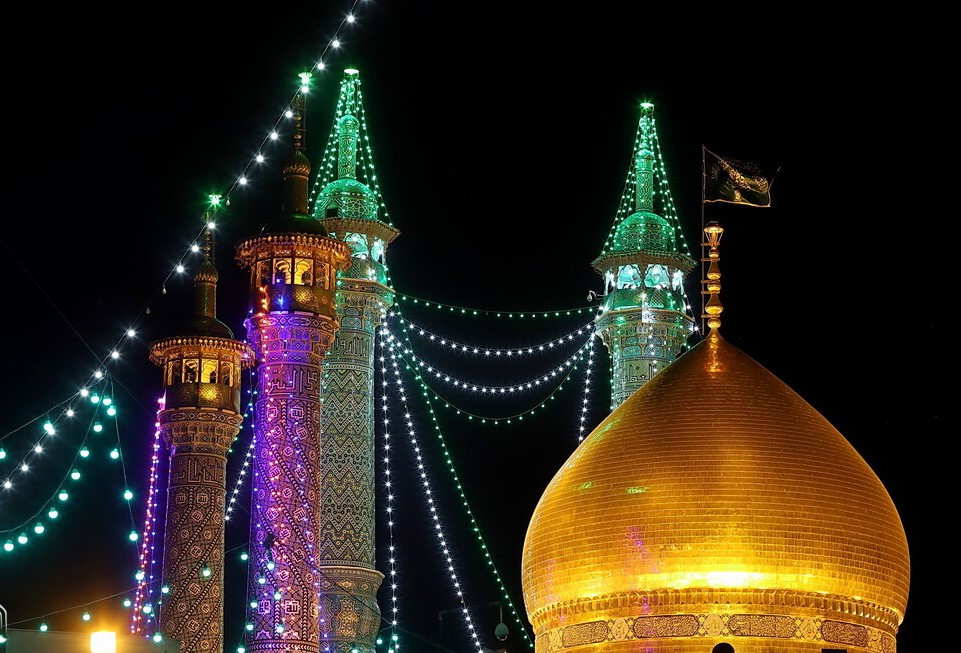 قم در سالروز ولادت حضرت اباعبدالله الحسین(ع) غرق در جشن و سرور است