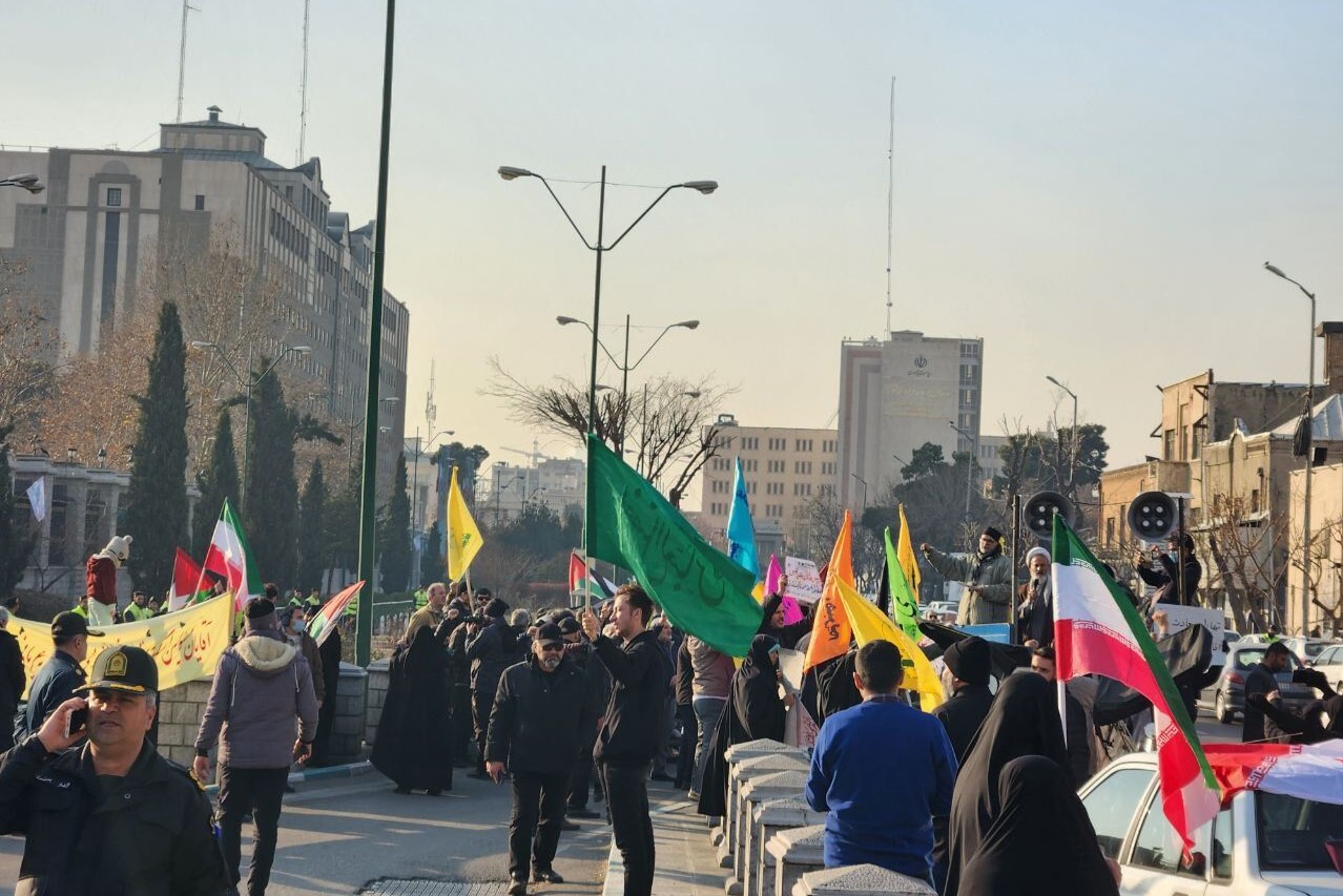 یک تجمع بدون مجوز دیگر در تهران در اعتراض به ابلاغ نشدن قانون حجاب