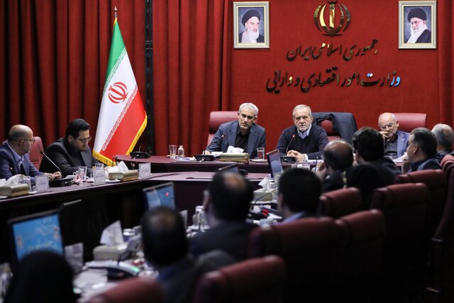 جزئیات نشست سه ساعته پزشکیان با مسئولان وزارت اقتصاد