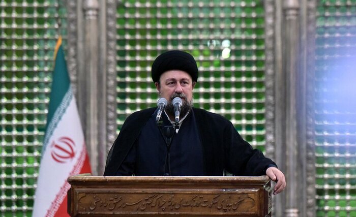 دلهایمان را به هم گره بزنیم، با مخالفانمان صحبت کنیم و اشتباهاتمان را بپذیریم
