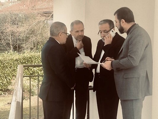  معاون عارف: ماموریت دیپلمات‌ها دور کردن سایه جنگ و تحریم‌هاست