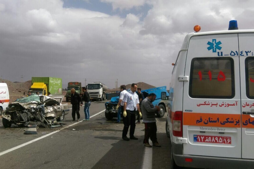 جان باختن ۳ نفر در حوادث جاده ای قم