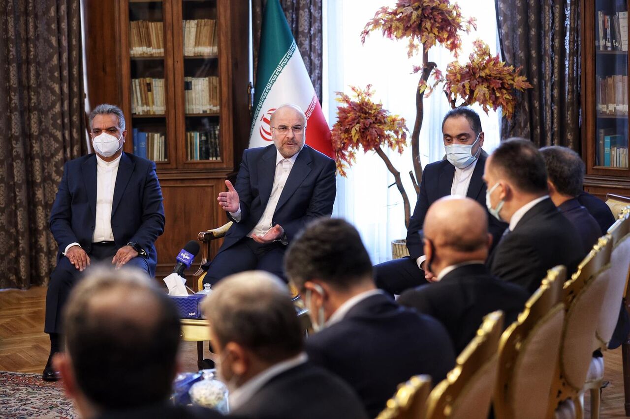 قالیباف:‌ اولویت دولت و مجلس ایران توسعه روابط با همسایگان است