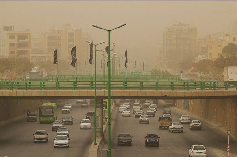 استقرار اورژانس در میادین اصلی تهران درپی آلودگی هوا 