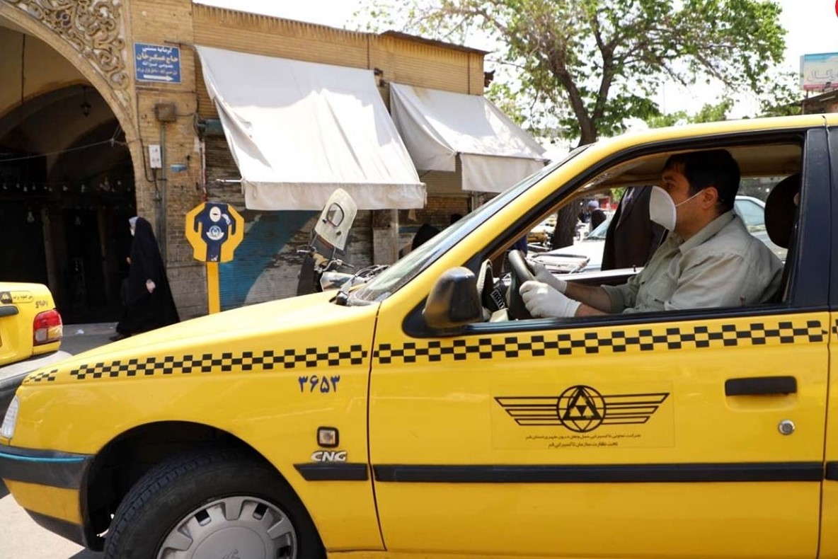 آموزش زبان‌های انگلیسی و عربی به رانندگان تاکسی در قم