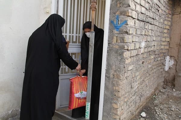 10 هزار سبد غذایی میان خانواده‌های تحت حمایت کمیته امداد قم توزیع شد