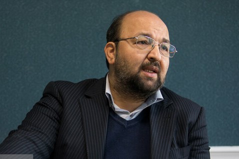 آملی لاریجانی دلایل استعفایش را شفاف بیان کند تا متهم به جانبداری از خانواده‌اش نشود