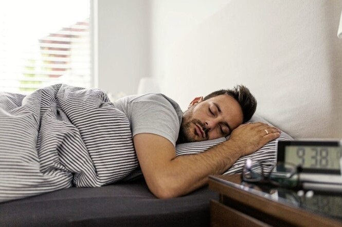 خواب کافی به کاهش وزن کمک می‌کند