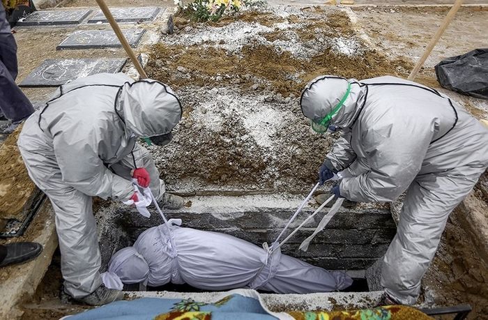 مجموع جان باختگان کرونا در ایران به مرز 18 هزار نفر رسید