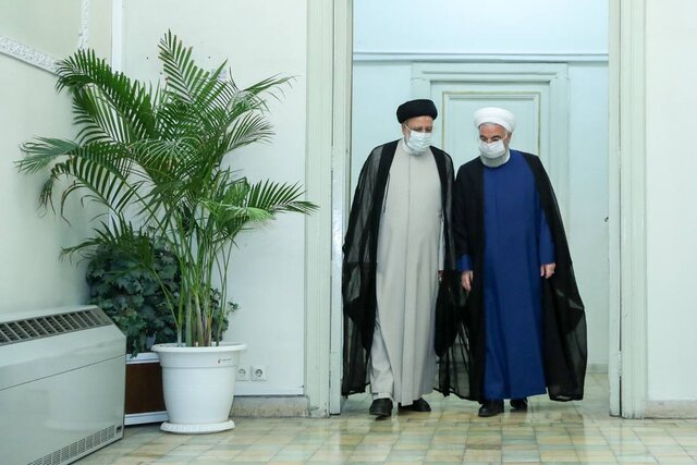 دفاع نکردن بهتر از بد دفاع کردن است/تخریب دولت روحانی برای موفق جلوه دادن دولت رئیسی