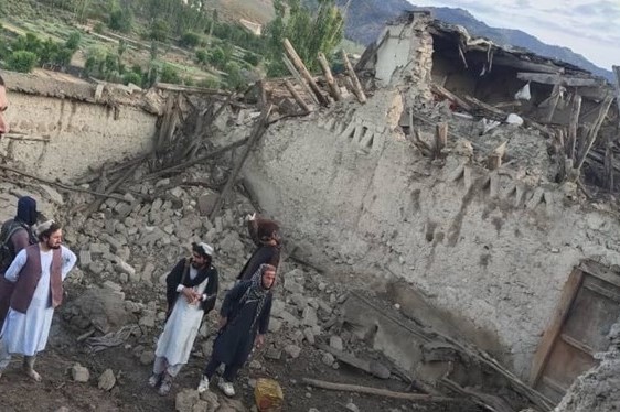 شمار قربانیان زلزله افغانستان به ۱۰۰۰ نفر رسید