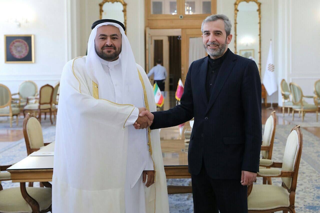 دیدار برجامی معاون وزیر خارجه قطر با علی باقری