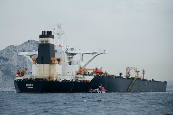 آمریکا نفت سرقتی در آب‌های آزاد را فروخت
