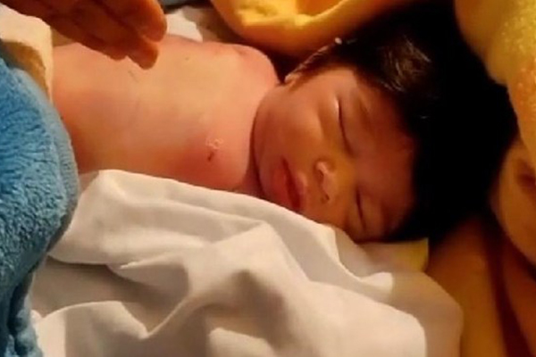 کشف یک نوزاد رها شده دیگر در تهران؛ این بار در ونک